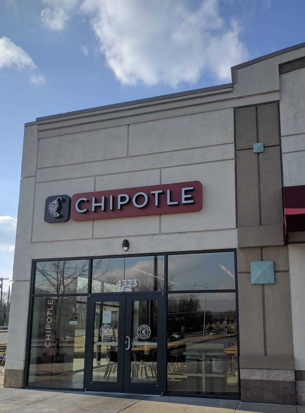 Chipotle Mexican Grill | restaurant | 4323 Chouteau Trafficway A-1, Kansas City, MO 64117, USA | 8164599892 OR +1 816-459-9892
