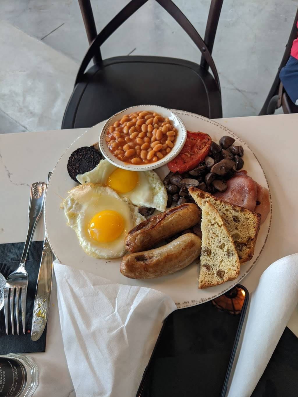 Strandhill Public | restaurant | 309 W Palm Ave, Tampa, FL 33602, USA | 8137699234 OR +1 813-769-9234