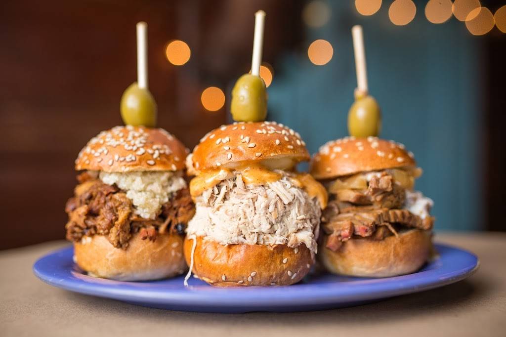 Fat Willys Rib Shack | restaurant | 2416 W Schubert Ave, Chicago, IL 60647, USA | 7737821800 OR +1 773-782-1800