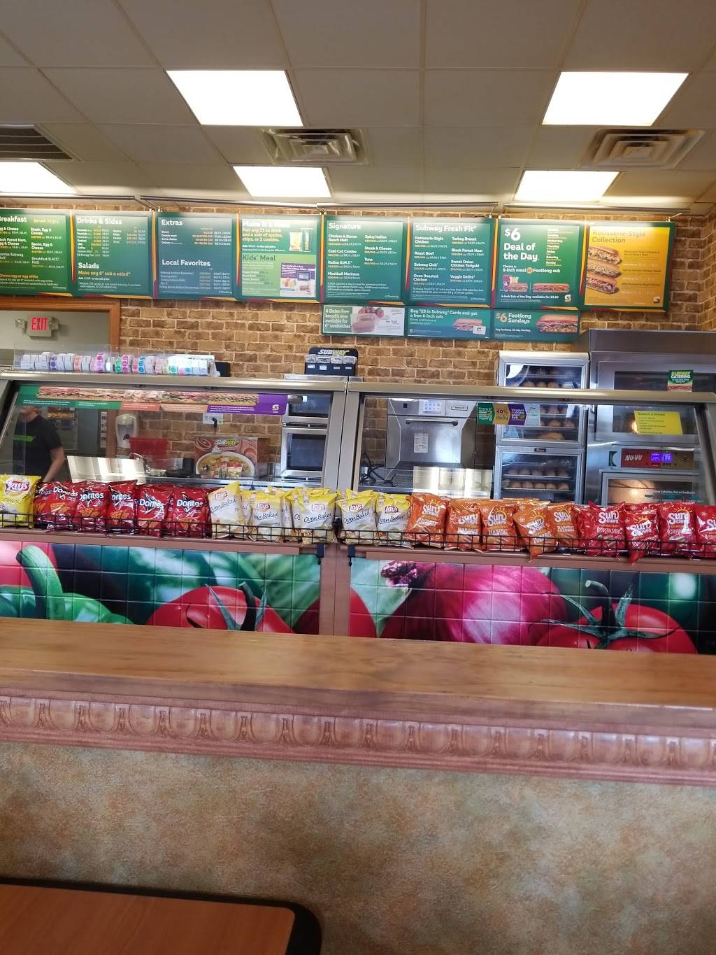 Subway | restaurant | 217 E Carroll St, Tullahoma, TN 37388, USA | 9314556525 OR +1 931-455-6525