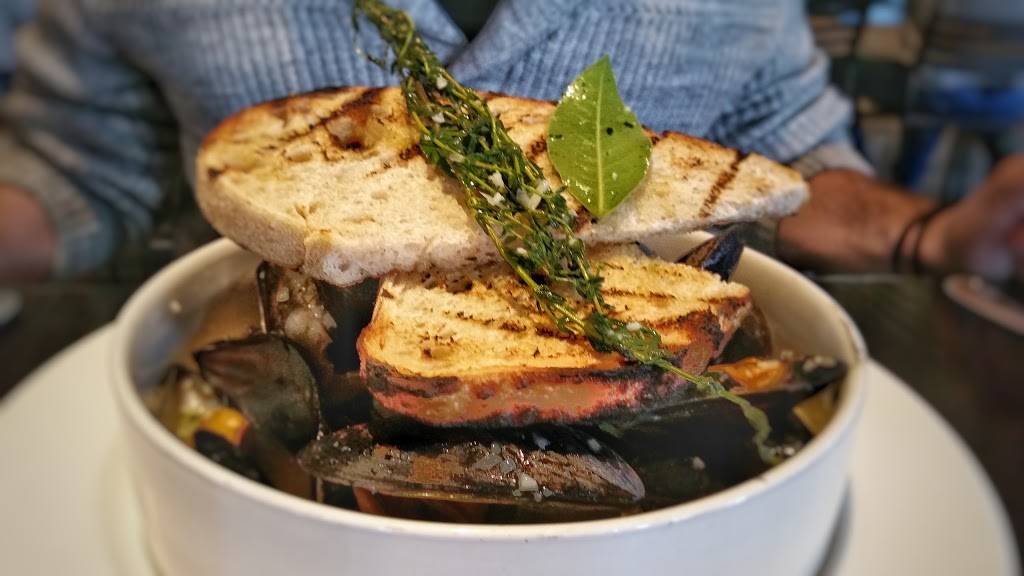 Row 34 | restaurant | 5 Portwalk Pl, Portsmouth, NH 03801, USA | 6033195011 OR +1 603-319-5011