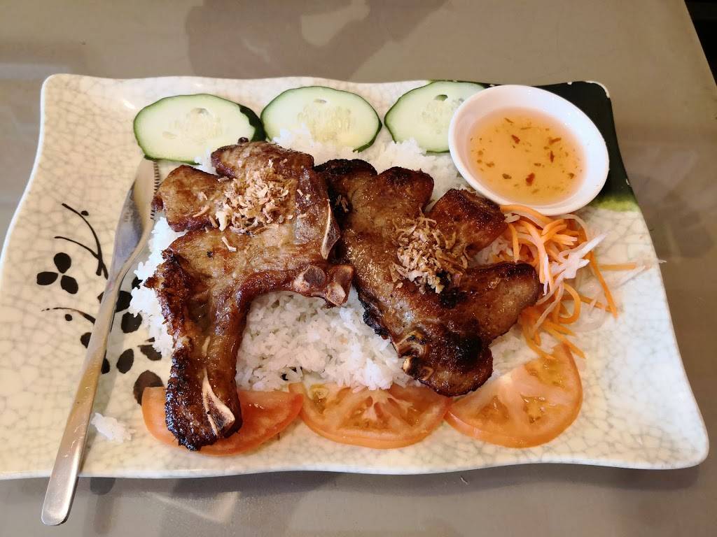 Noodles Pho U | restaurant | 546 E Boughton Rd, Bolingbrook, IL 60440, USA | 6307392988 OR +1 630-739-2988