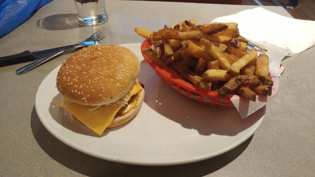 Brasserie Au Coin Du Metro | restaurant | 10719 Rue Lajeunesse, Montréal, QC H3L 2E7, Canada | 5143894929 OR +1 514-389-4929