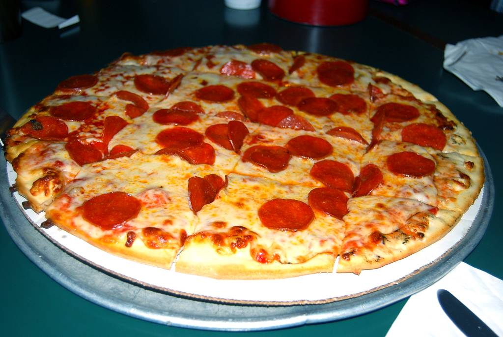 Ginos East Rosemont | restaurant | 9501 W Devon Ave, Rosemont, IL 60018, USA | 8478253333 OR +1 847-825-3333