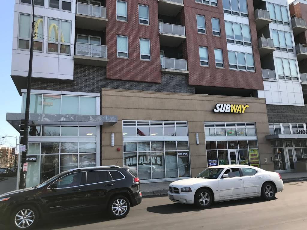 Subway | restaurant | 749 E 47th St, Chicago, IL 60653, USA | 7738558799 OR +1 773-855-8799