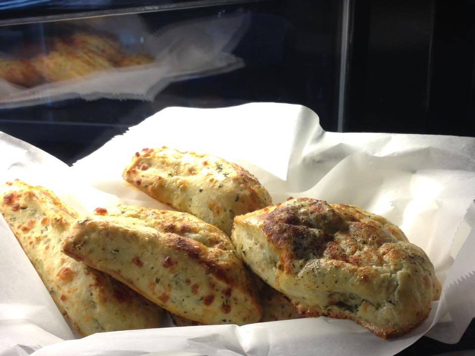 La Strada Cafe Bar | restaurant | 2023 N California Ave, Chicago, IL 60647, USA | 7086270403 OR +1 708-627-0403