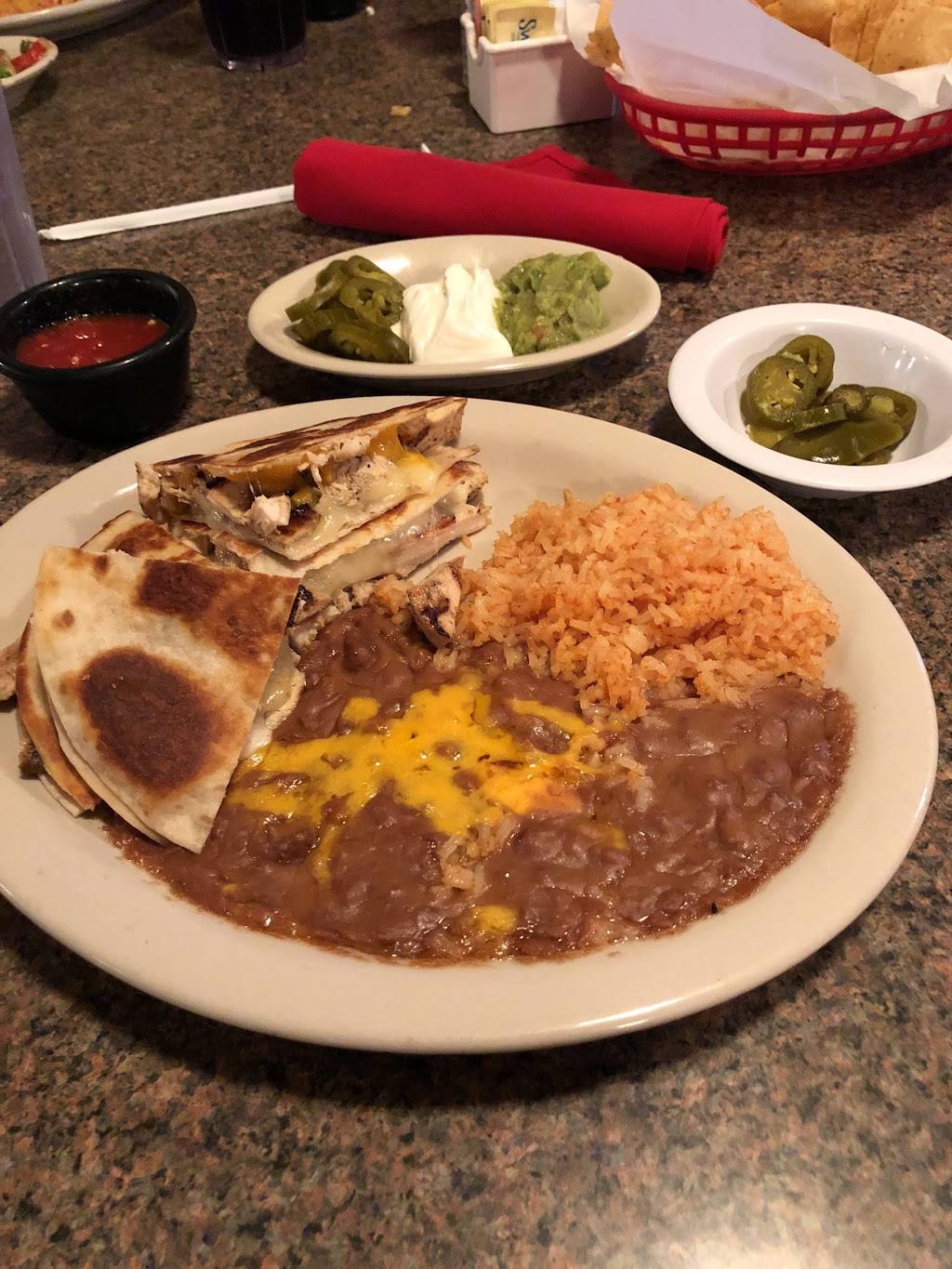 Hectors | restaurant | 1900 W Main St, Gun Barrel City, TX 75156, USA | 9038871179 OR +1 903-887-1179