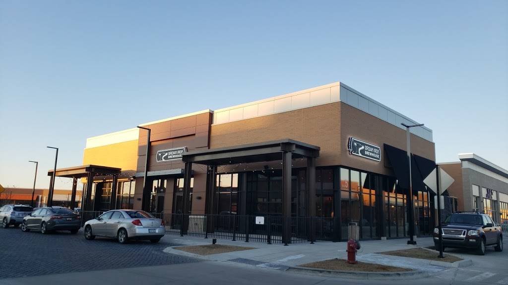 Brown Iron Brewhouse Royal Oak | restaurant | 30955 Woodward Ave Suite 510, Royal Oak, MI 48073, USA | 2489512659 OR +1 248-951-2659