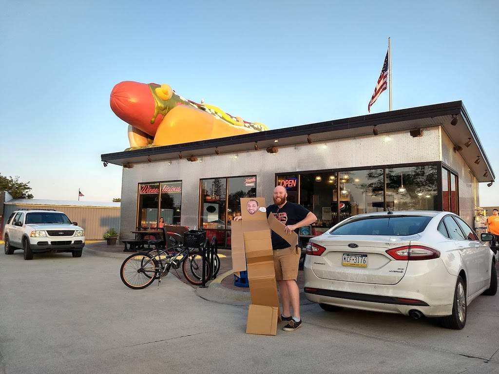 Wienerlicious | restaurant | 102 E Central Ave, Mackinaw City, MI 49701, USA | 2314367430 OR +1 231-436-7430