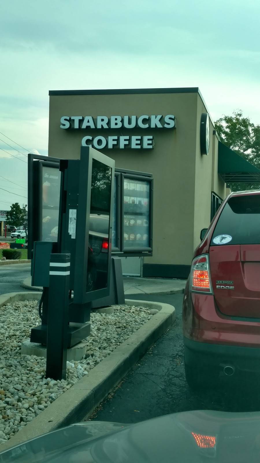 Starbucks | cafe | 201 W Roosevelt Rd, Lombard, IL 60148, USA | 6309531801 OR +1 630-953-1801