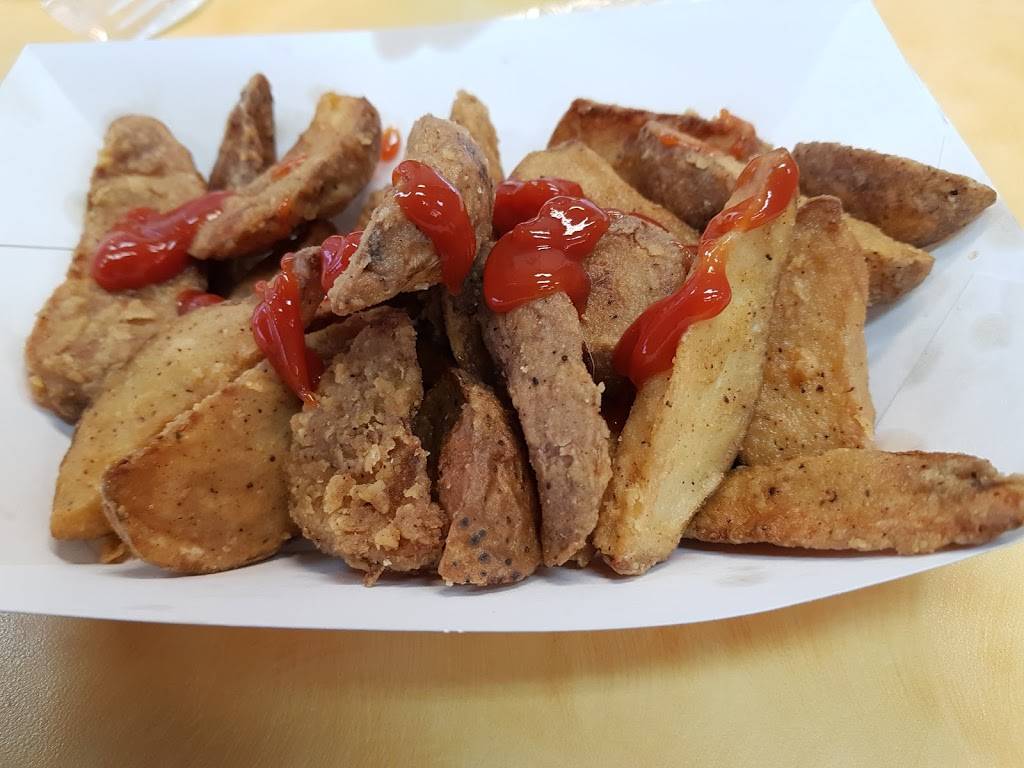 Mary Browns Chicken & Taters | restaurant | Canada Trust Plaza, 170 Silvercreek Pkwy N, Guelph, ON N1H 7P7, Canada | 5198370744 OR +1 519-837-0744