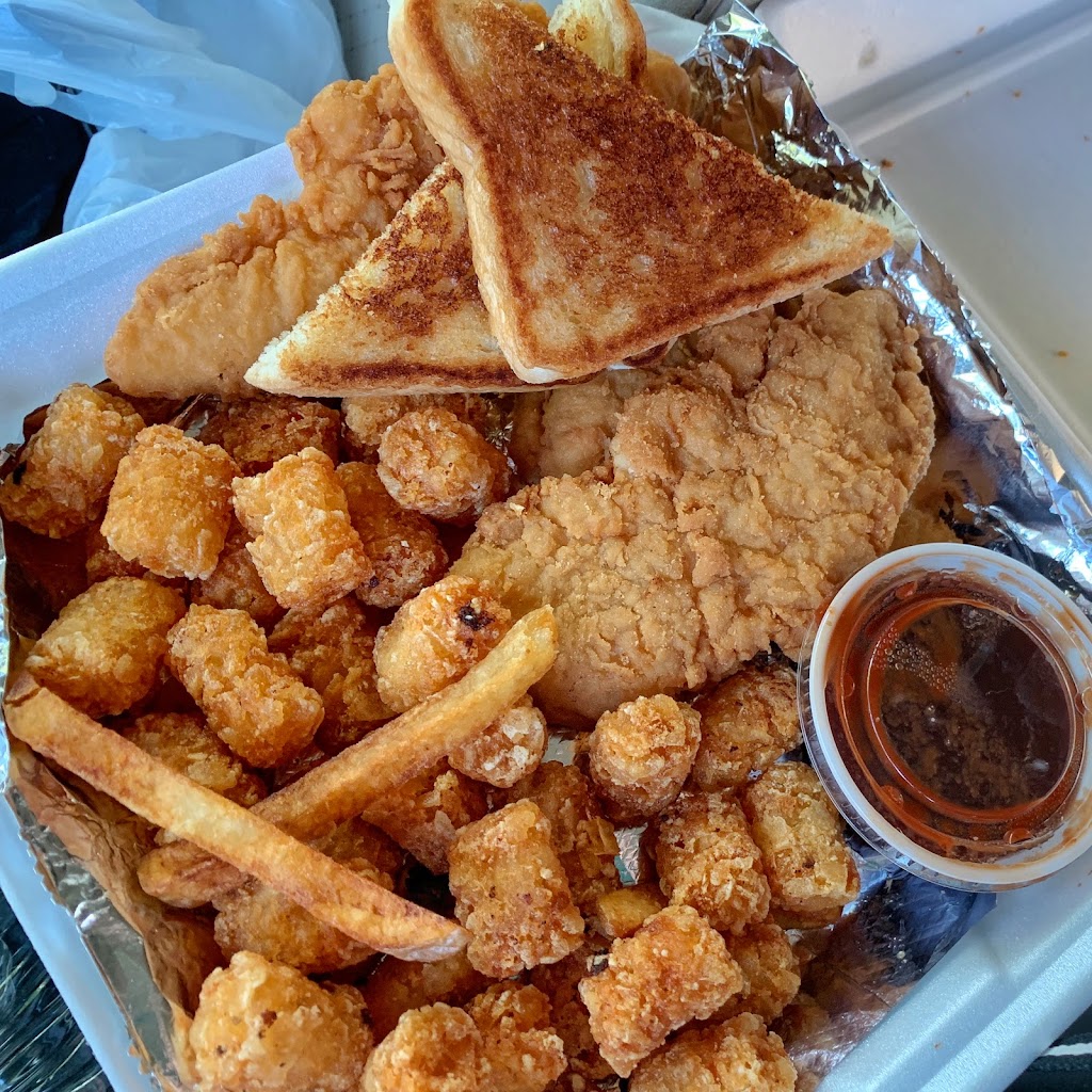 Cardinal Drive In | restaurant | 400 N Broadway St, Plainville, KS 67663, USA | 7854342513 OR +1 785-434-2513