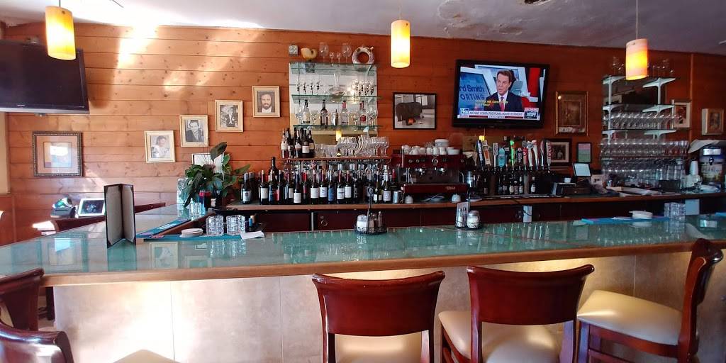 Venetos | restaurant | 608 N Coast Hwy, Oceanside, CA 92054, USA | 7607221228 OR +1 760-722-1228