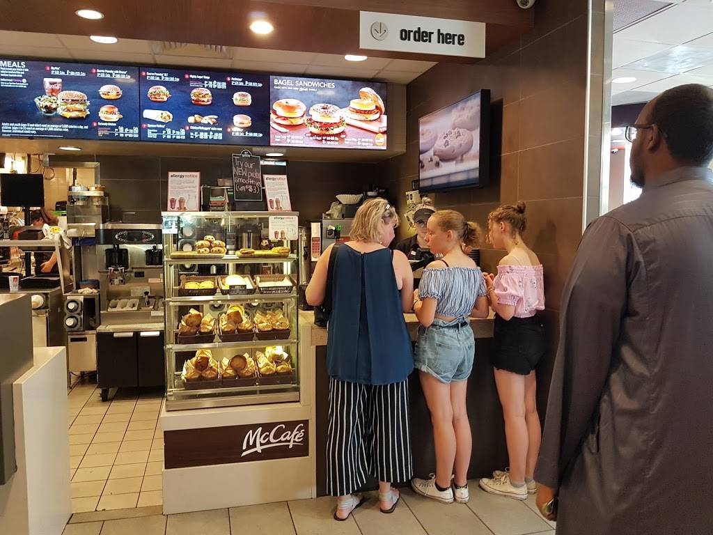 McDonalds | cafe | 2625 Carling Ave, Ottawa, ON K2B 6V3, Canada | 6138207575 OR +1 613-820-7575