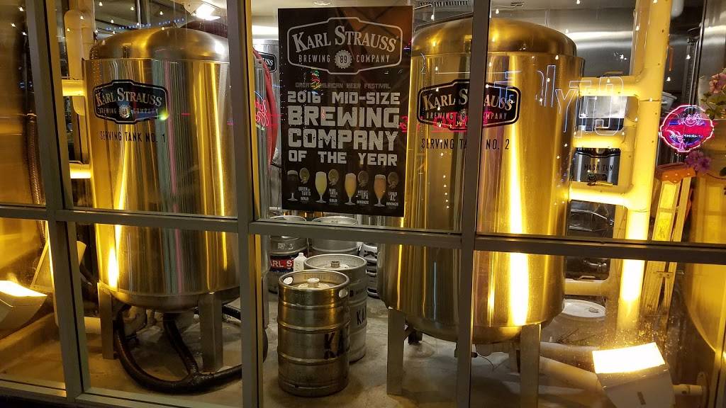 Karl Strauss Brewing Company | restaurant | 1000 Universal Studios Blvd, Universal City, CA 91608, USA | 8187532739 OR +1 818-753-2739