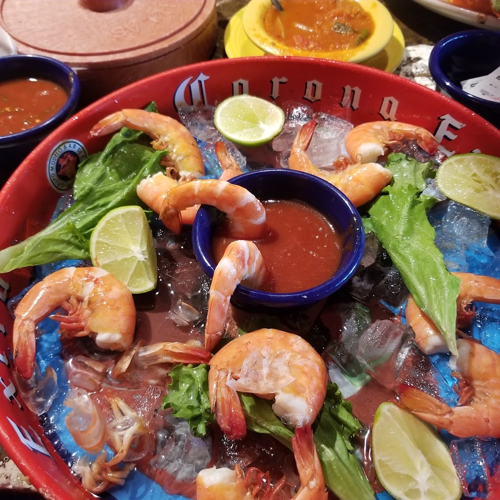 La Margarita Mexican Restaurant & Oyster Bar | restaurant | 120 Produce Row, San Antonio, TX 78207, USA | 2102277140 OR +1 210-227-7140