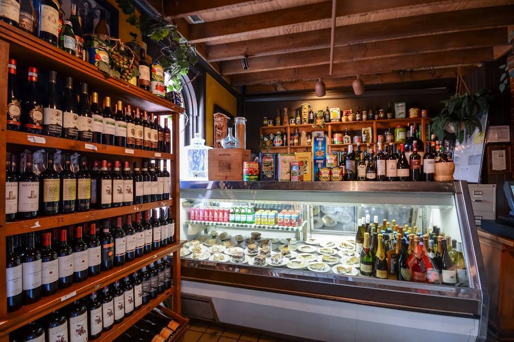 Vinny Vanucchis | restaurant | 201 S Main St, Galena, IL 61036, USA | 8157778100 OR +1 815-777-8100