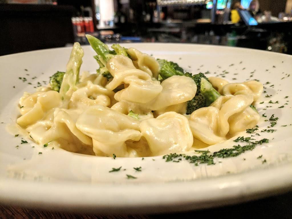 Century House Restaurant | restaurant | 235 Andover St, Peabody, MA 01960, USA | 9785311410 OR +1 978-531-1410