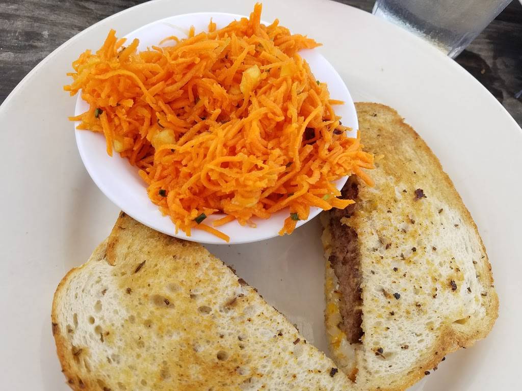 The Kokonut Hut | restaurant | 900 Gulf Dr N, Bradenton Beach, FL 34217, USA | 9417781919 OR +1 941-778-1919