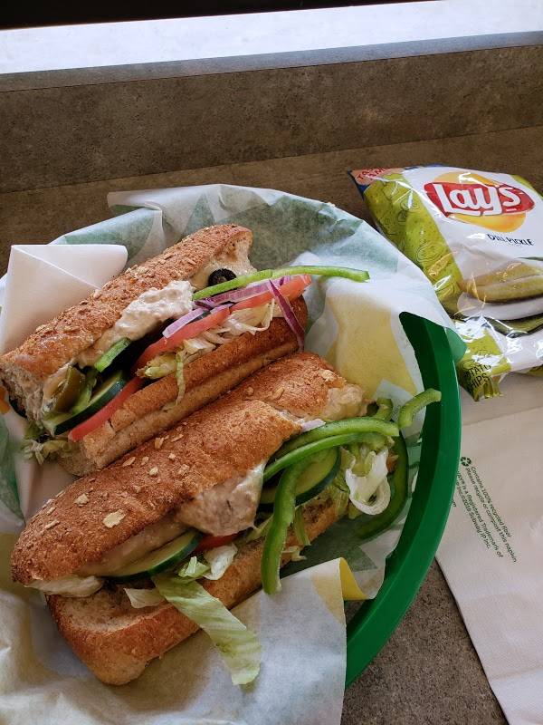 Subway | restaurant | 3710 S Gessner Rd, Houston, TX 77063, USA | 7139759968 OR +1 713-975-9968