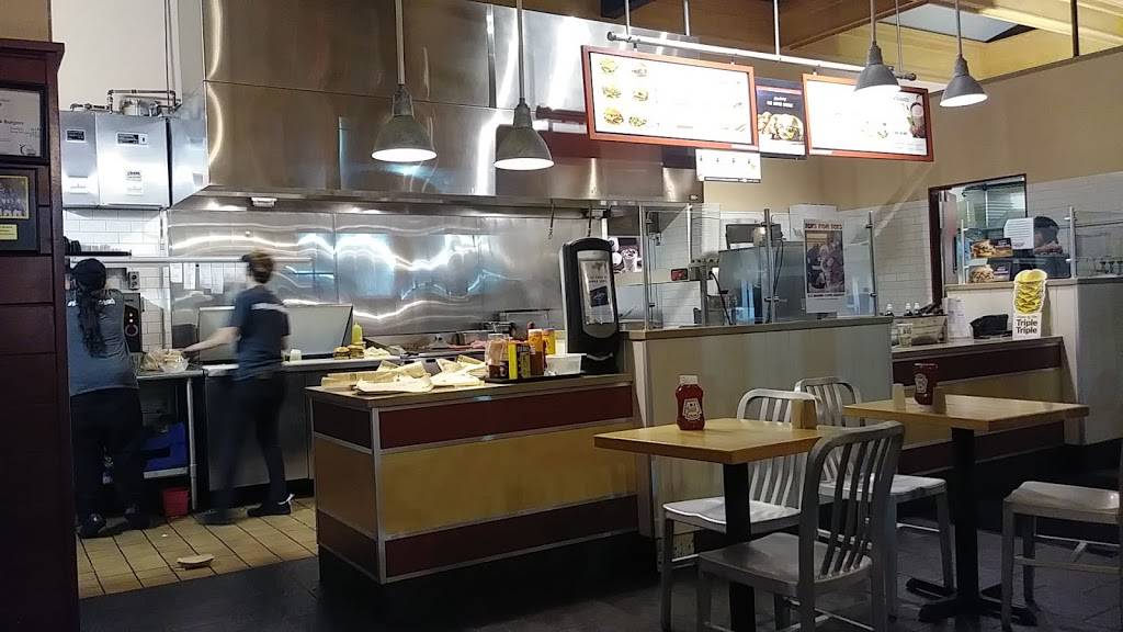 Wayback Burgers | restaurant | 2850 Main St, Stratford, CT 06614, USA | 2039083400 OR +1 203-908-3400