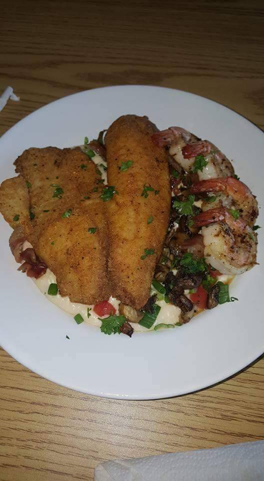 Shugs | restaurant | 5031 Ford Pkwy, Bessemer, AL 35022, USA | 2054344479 OR +1 205-434-4479