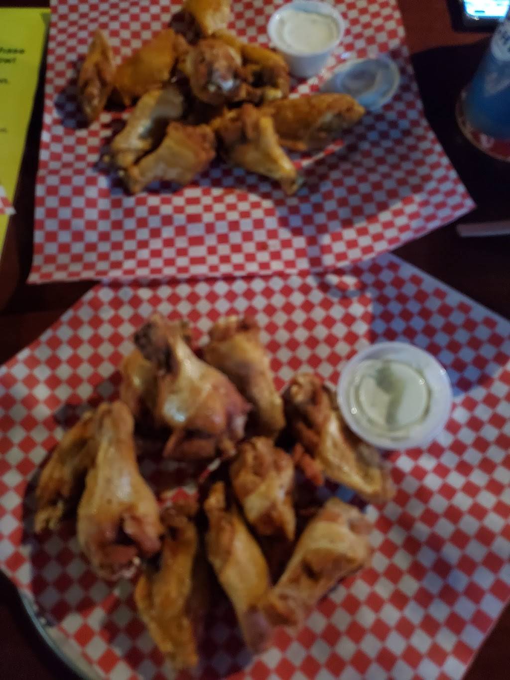 Berthas Bar & Grill | restaurant | 1322 N 16th St, Council Bluffs, IA 51501, USA | 7122562476 OR +1 712-256-2476