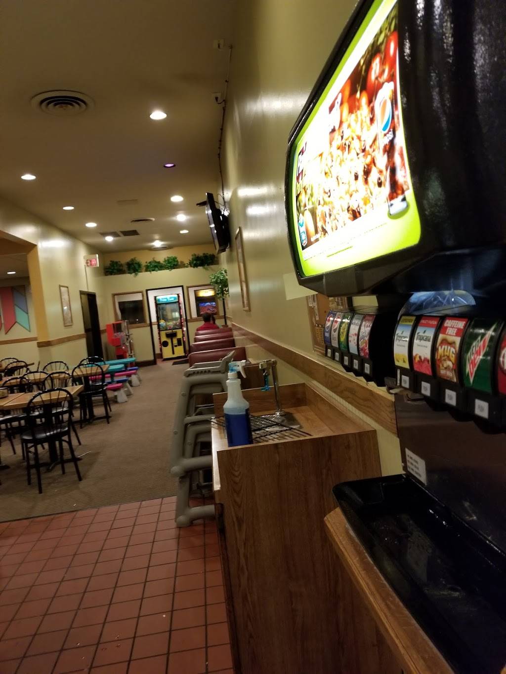 Round Table Pizza | meal delivery | 128 Woodside Rd, Redwood City, CA 94061, USA | 6503652770 OR +1 650-365-2770