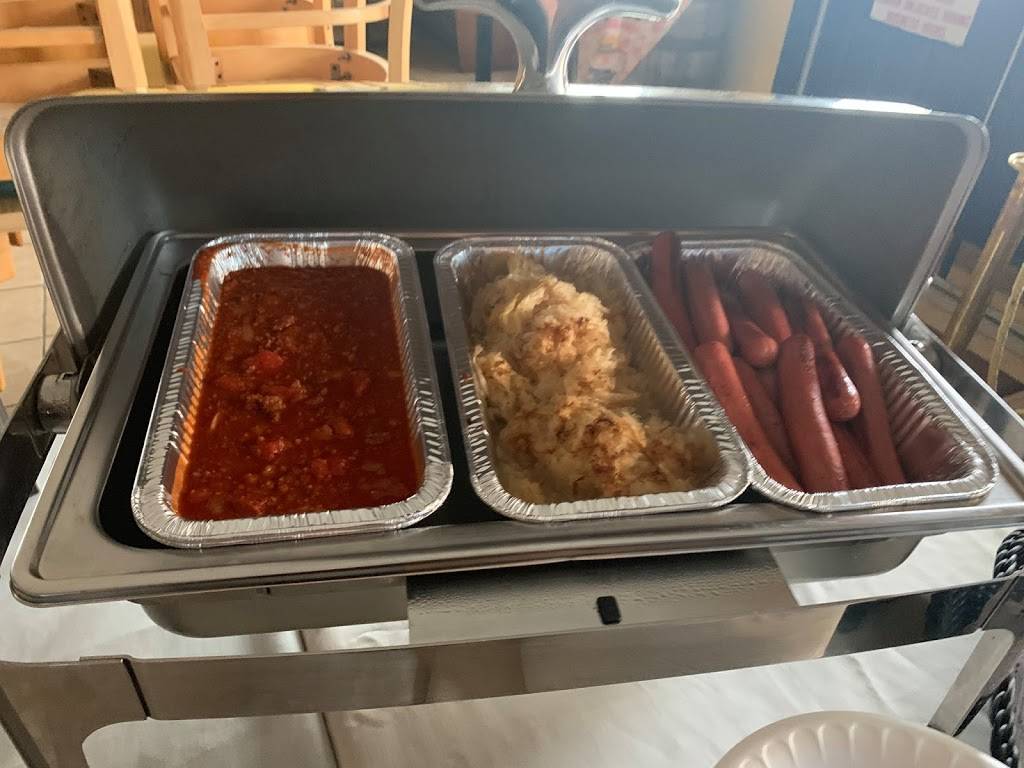 The Tap & Feed Shed | restaurant | 113 E 4th St, Hoyt, KS 66440, USA | 7854901999 OR +1 785-490-1999