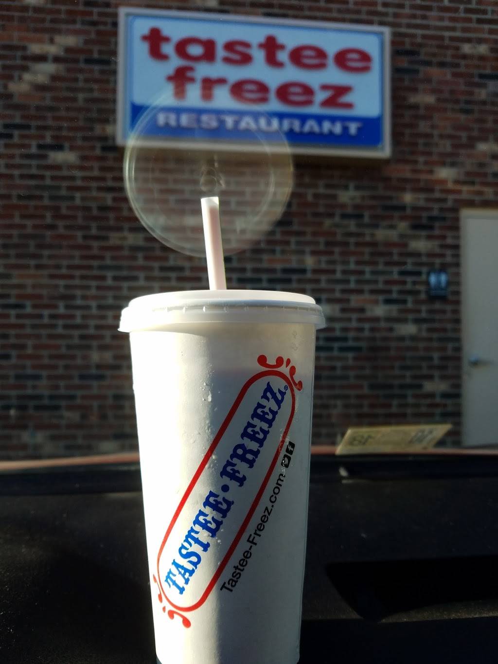 Tastee Freez | restaurant | 1600 W Virginia Ave, Crewe, VA 23930, USA | 4346457900 OR +1 434-645-7900