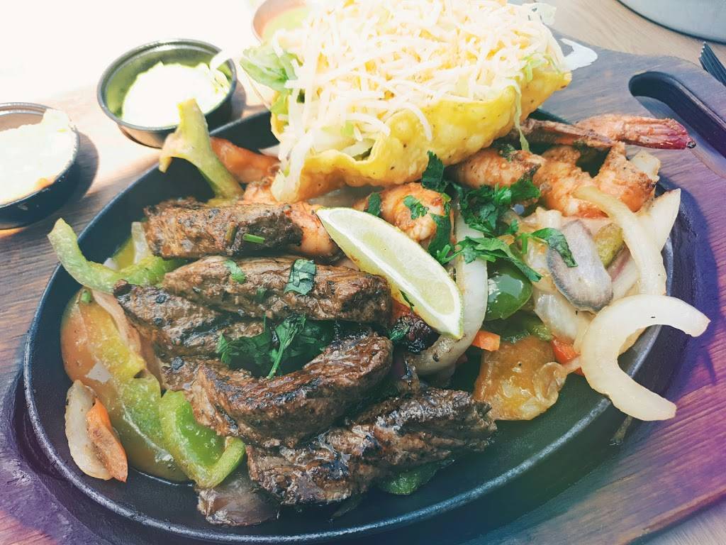 3 Amigos | restaurant | 5605 Boulevard Taschereau, Brossard, QC J4Z 1A3, Canada | 4509260202 OR +1 450-926-0202