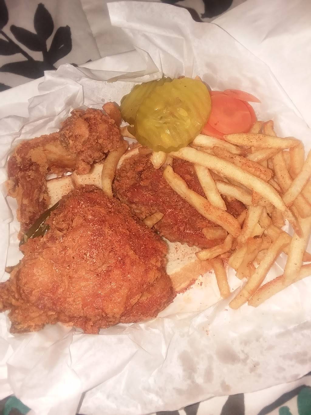 Henderson Chicken Cedar Hill locations | restaurant | 635 E Pleasant Run Rd, Cedar Hill, TX 75104, USA | 9722910777 OR +1 972-291-0777