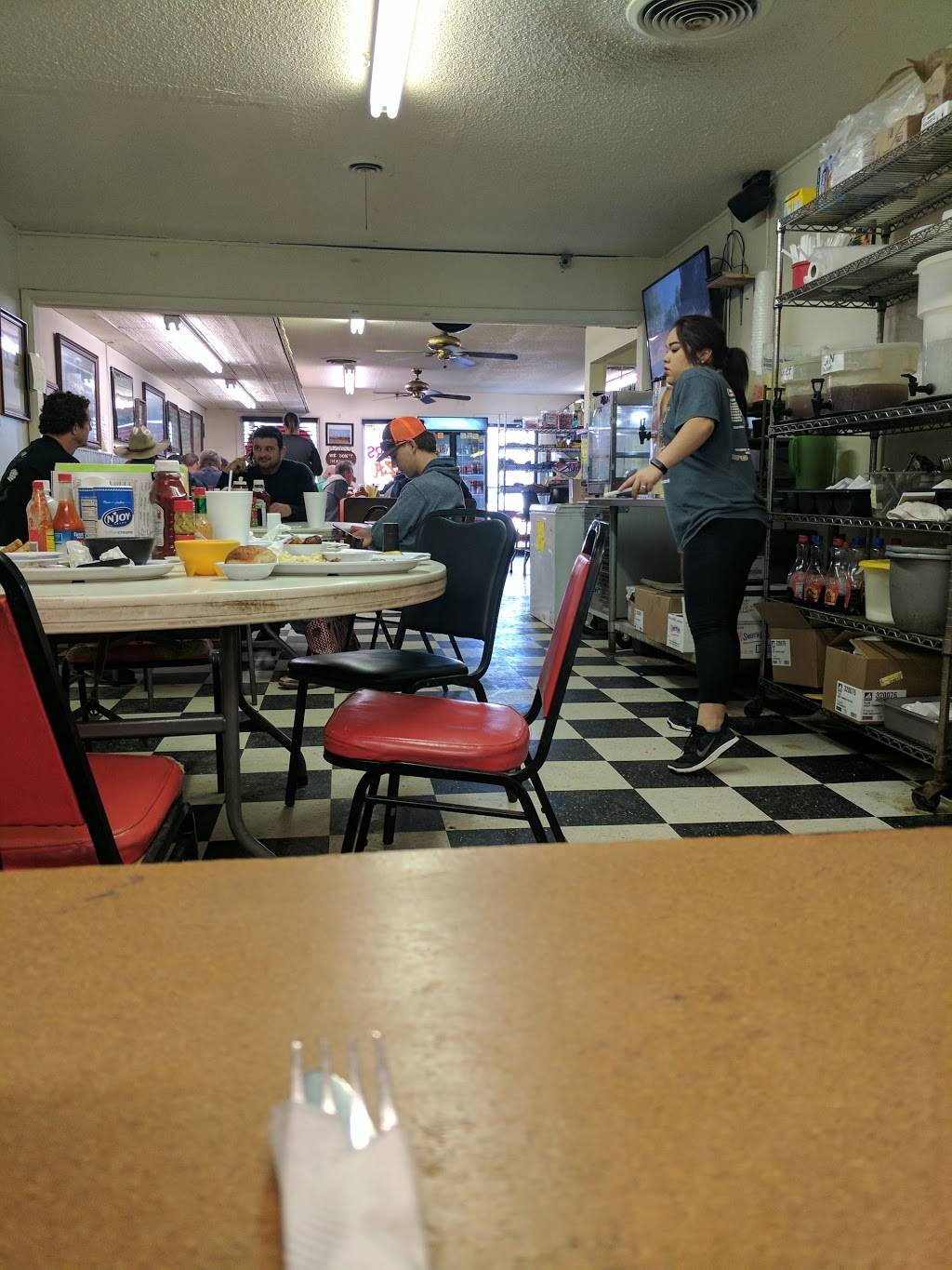 270 Charcoal Grill | restaurant | 216 Calumet Rd, Calumet, OK 73014, USA | 4058932552 OR +1 405-893-2552