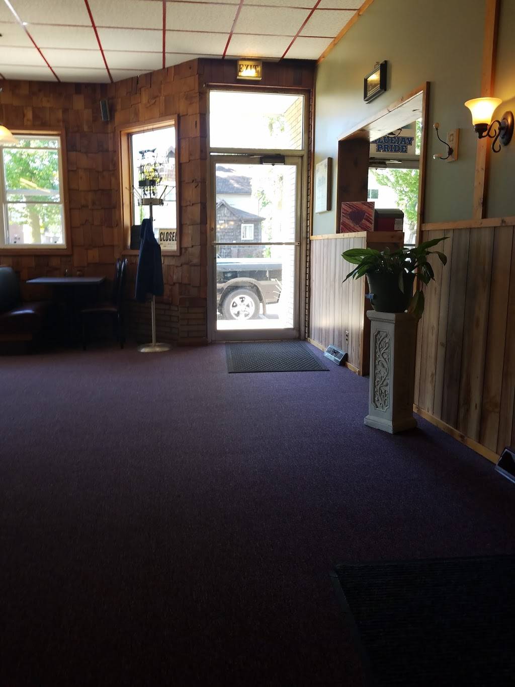 Salvos | restaurant | 201 E 2nd St, Merrill, WI 54452, USA | 7155362008 OR +1 715-536-2008