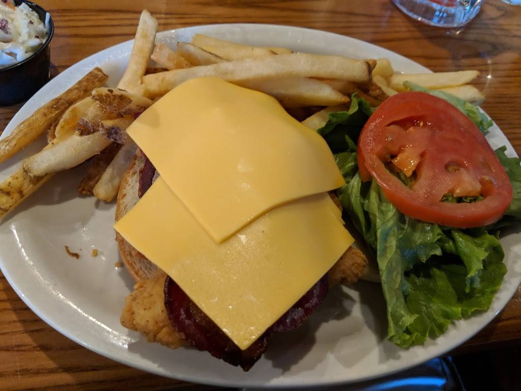 Cracker Barrel Old Country Store | restaurant | 1410 Shook Dr, Auburn, IN 46706, USA | 2609250241 OR +1 260-925-0241