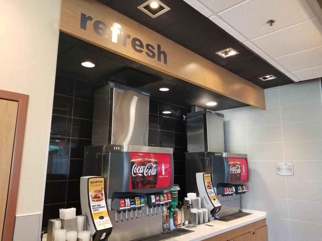 McDonalds | cafe | 14545 60th St N, Stillwater, MN 55082, USA | 6514398125 OR +1 651-439-8125