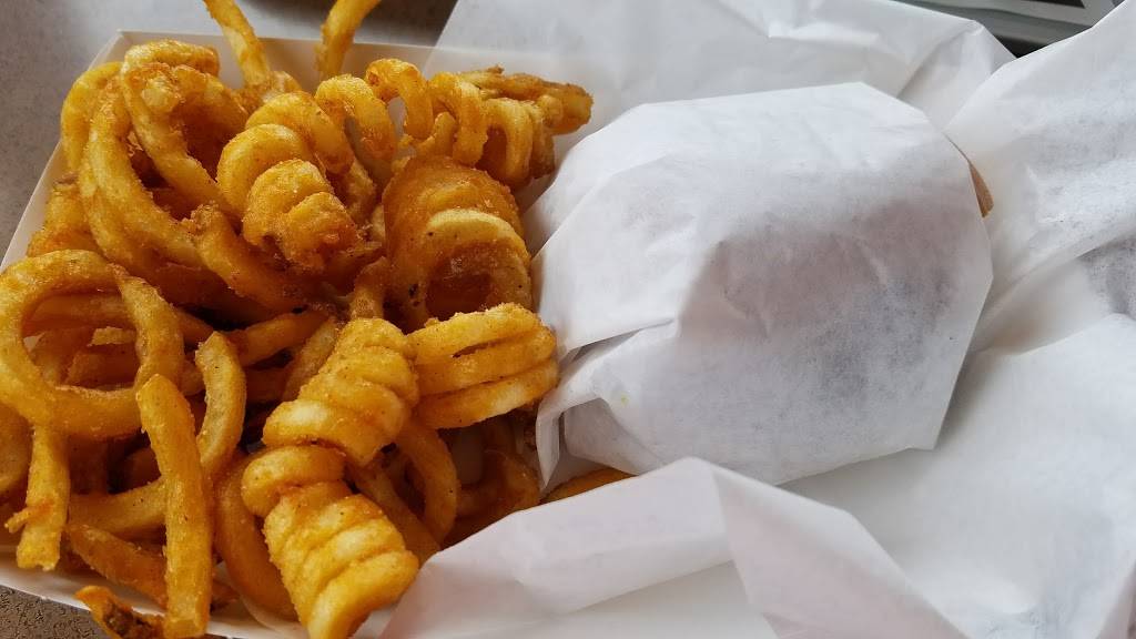 Hardees | restaurant | 127 Bank St, Tellico Plains, TN 37385, USA | 4232533350 OR +1 423-253-3350