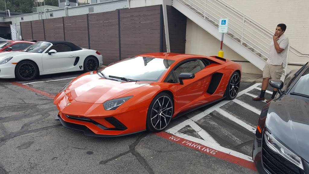 Clutch Bar and Restaurant | restaurant | 2520 Cedar Springs Rd, Dallas, TX 75201, USA | 9729793460 OR +1 972-979-3460