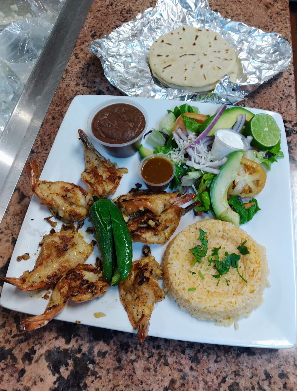 Yuris restaurant | restaurant | 9101 International Blvd, Oakland, CA 94603, USA | 5104728278 OR +1 510-472-8278