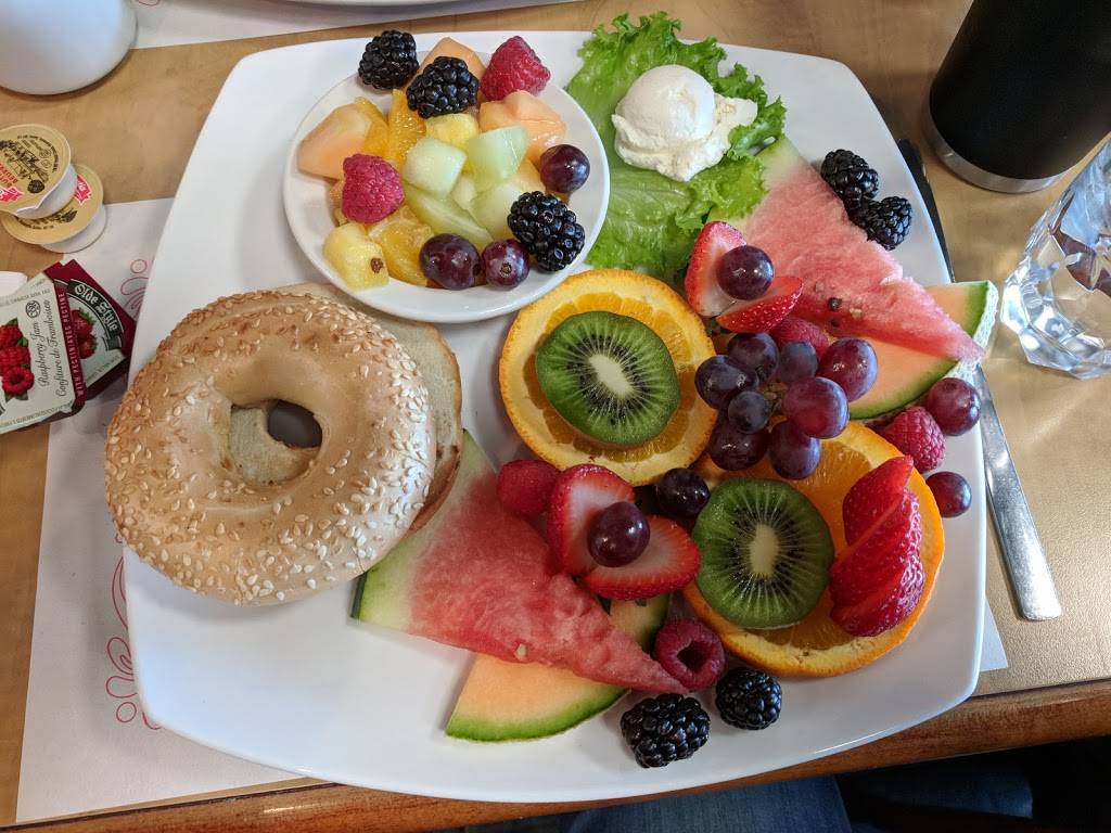 À La Belle Province | restaurant | 1280 Rue Daniel - Johnson O, Saint-Hyacinthe, QC J2S 7K7, Canada | 4502619559 OR +1 450-261-9559