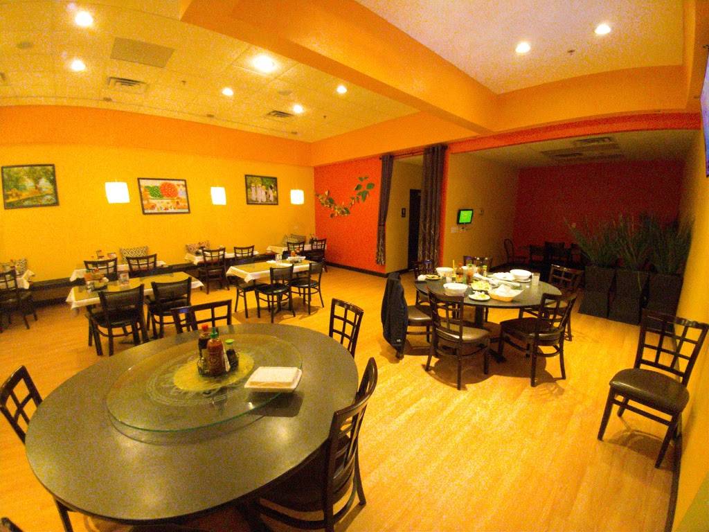 Noodles Pho U | restaurant | 546 E Boughton Rd, Bolingbrook, IL 60440, USA | 6307392988 OR +1 630-739-2988