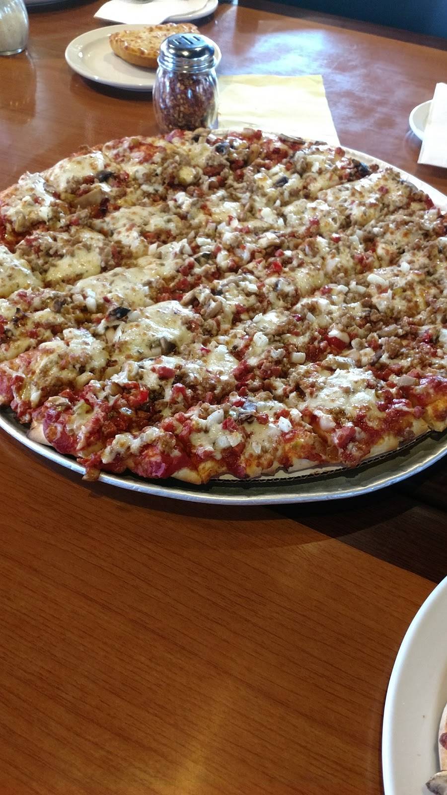 Pizza King | restaurant | 1206 N Wayne St, Angola, IN 46703, USA | 2606652134 OR +1 260-665-2134