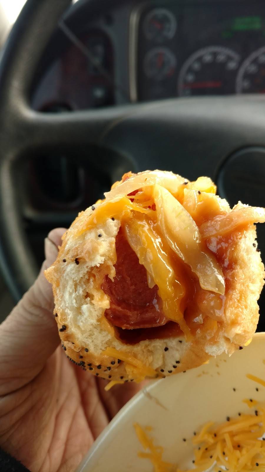 Interstate Dogs | restaurant | 12120 75th St, Kenosha, WI 53142, USA | 2628577175 OR +1 262-857-7175