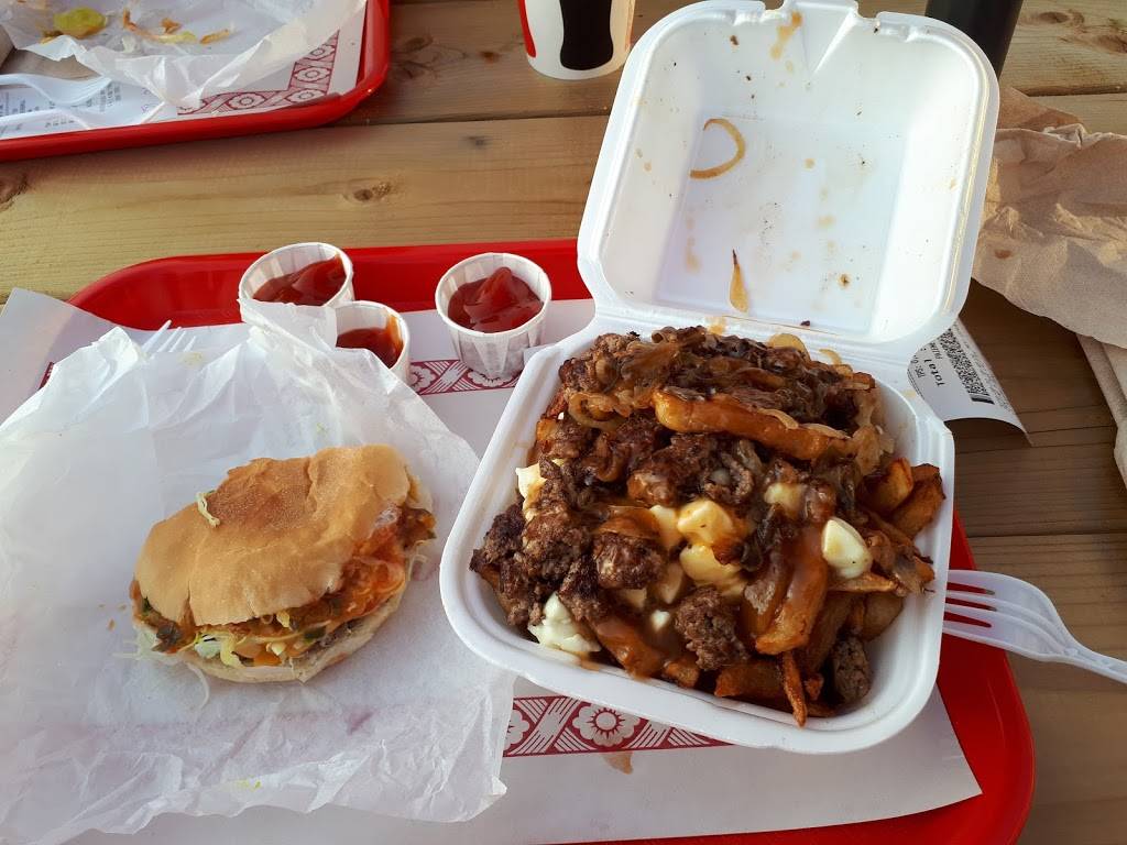 Cantine & Bar Laitier Le Bouche-Trou | restaurant | 11 Route 137 SUD, Sainte-Cécile-de-Milton, QC J0E 2C0, Canada | 4509569595 OR +1 450-956-9595