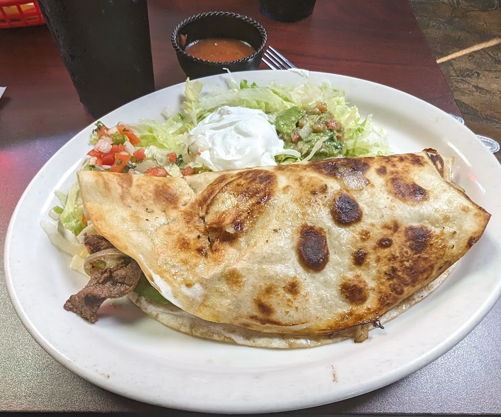 Mi Pueblo Mexican restaurant | restaurant | 120 Lakeview Heights, Chamberlain, SD 57325, USA | 6052341518 OR +1 605-234-1518