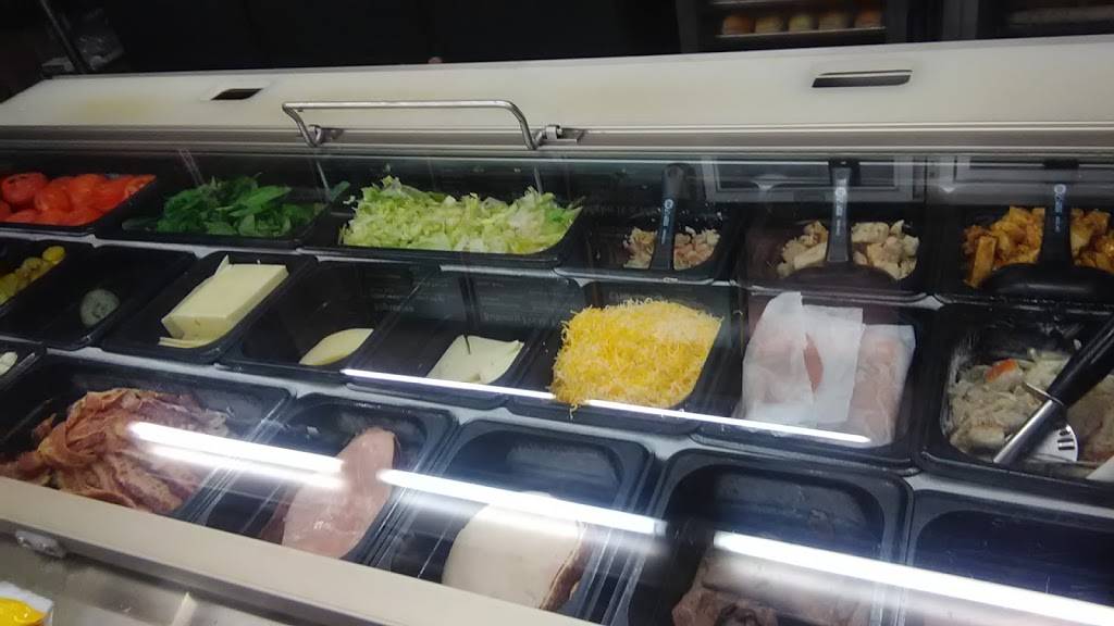 Subway | restaurant | 101 Polo Park Blvd E, Davenport, FL 33837, USA | 8634248340 OR +1 863-424-8340