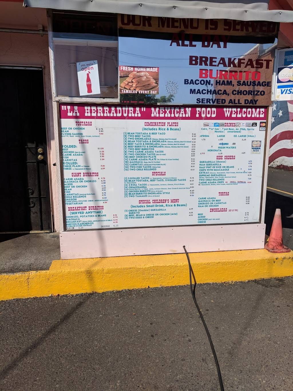 La Herradura Mexican Food | restaurant | 994 S Main St, Dallas, OR 97338, USA | 5038310644 OR +1 503-831-0644