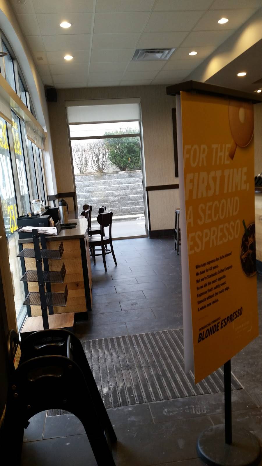 Starbucks | cafe | 2141 Wilma Rudolph Blvd, Clarksville, TN 37040, USA | 9316475904 OR +1 931-647-5904