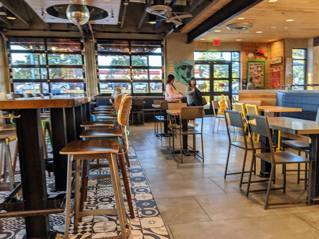 Raising Canes Chicken Fingers | meal takeaway | 261 University Oaks Blvd, Round Rock, TX 78665, USA | 5122556659 OR +1 512-255-6659