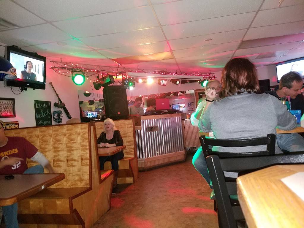 Jeffs Taproom & Grille | restaurant | 416 Market St, Bridgeville, DE 19933, USA | 3023378602 OR +1 302-337-8602